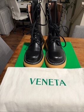 BOTTEGA VENETA Leather Bounce Combat / Biker Moto Boots - Black / Gum Sole